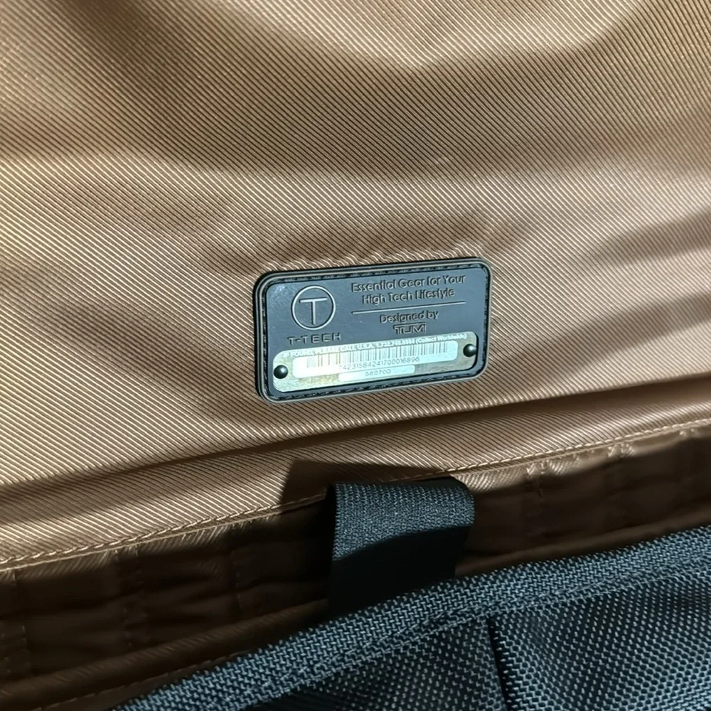 Tumi T-Tech Laptop Bag - Picture 11 of 16